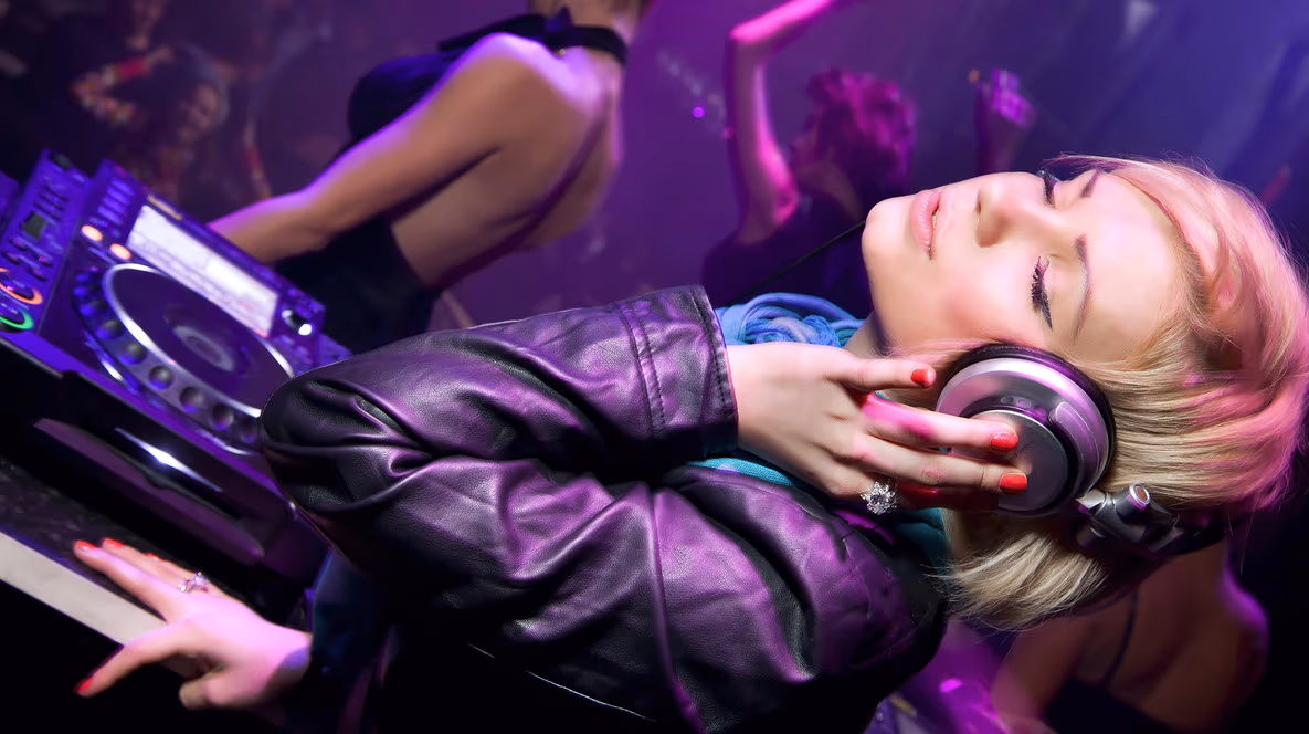Подарунки співробітниці на Новий рік - Майстер-клас dj для двох
