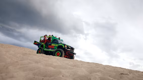 Розваги для жінок - Катання на Monster Truck