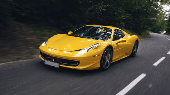 Як здивувати дружину - Тест-драйв суперкара Ferrari для двох