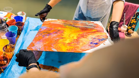 Майстер-класи для сім'ї в Тернополі - Абстрактний живопис Fluid Art для компанії