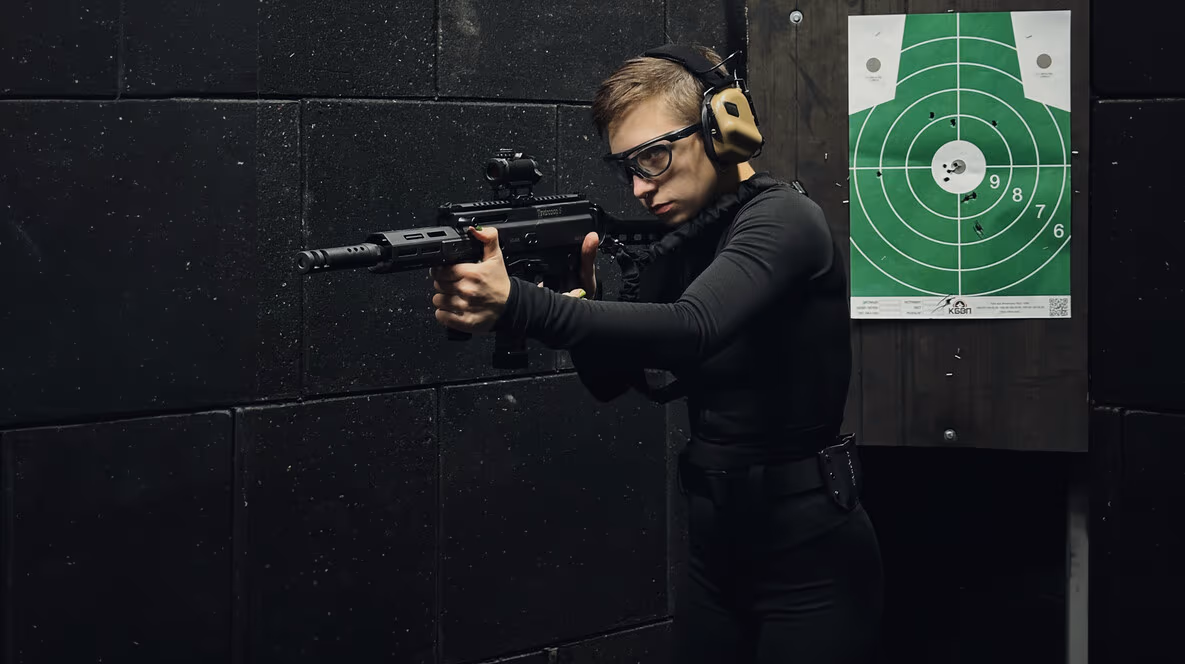 Подарунки хлопцю на 4 місяці стосунків - Динамічний стрілецький тир 360 для двох
