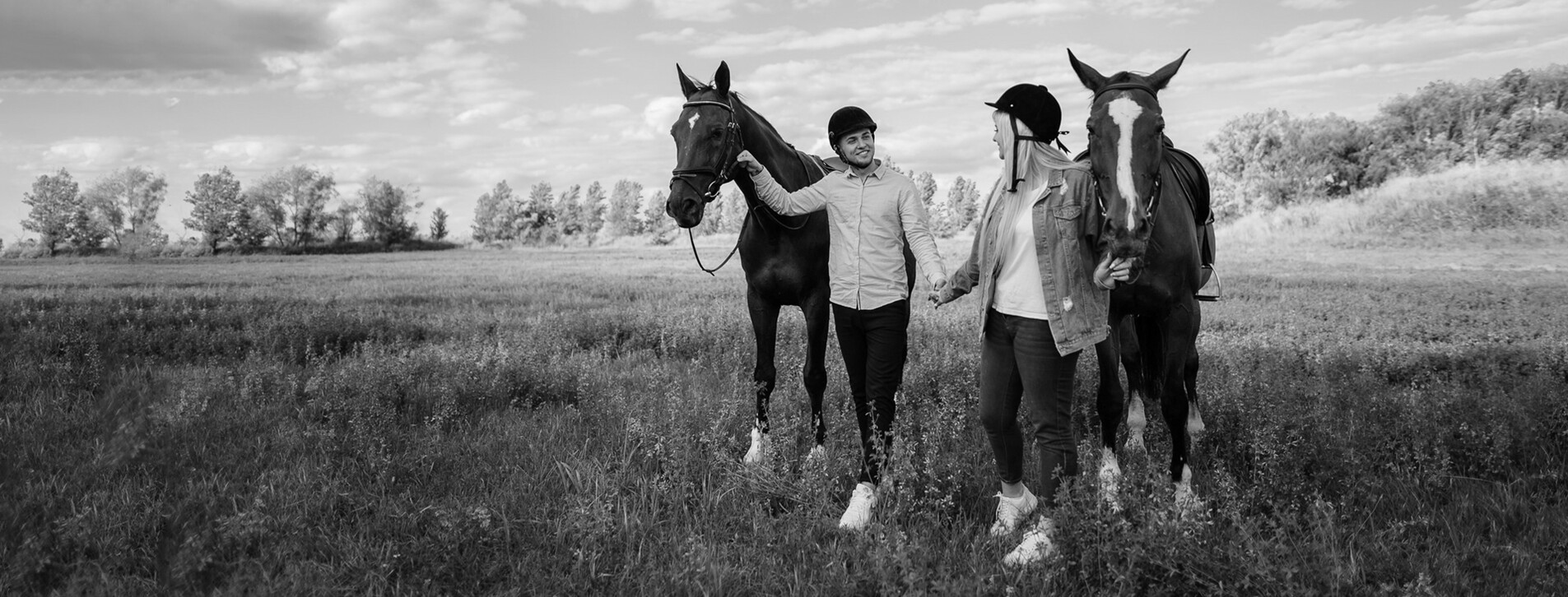 Фото 1 - Прогулянка на конях для двох