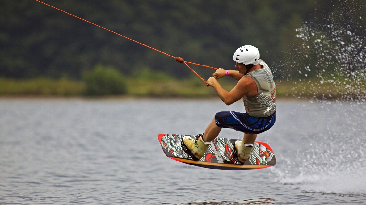 Вейкбординг на канатці Подарунки на випускний 4 клас у Дніпрі - Вейкбординг на канатці