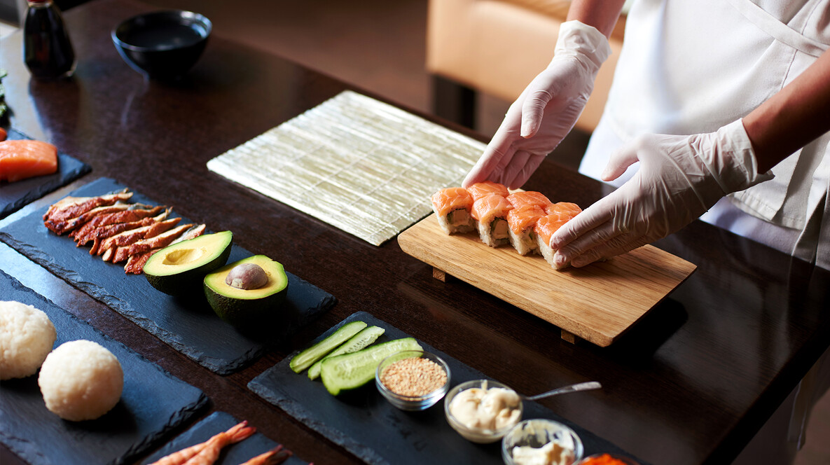 Майстер-клас суші для компанії Подарунки багатим людям у Львові - Майстер-клас суші для компанії