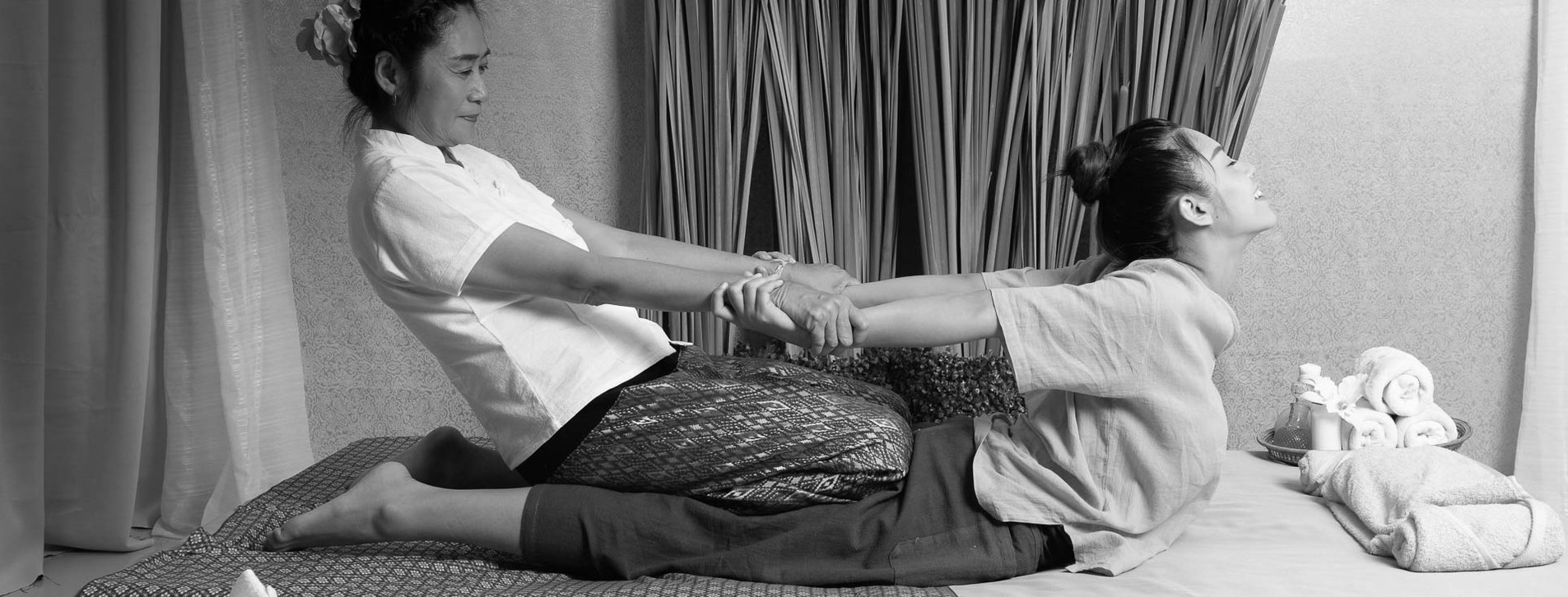 Фото 1 - Тайський масаж для двох
