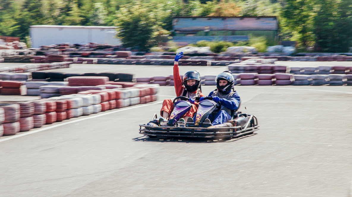 Заїзд на двомісному карті Корпоративні подарунки на Новий Рік - Заїзд на двомісному карті