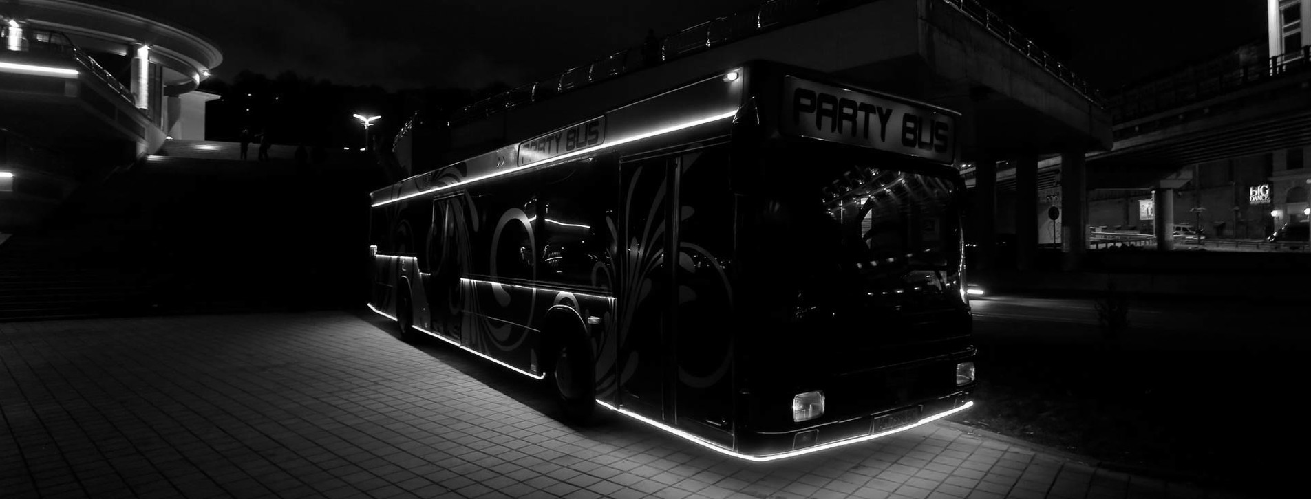 Фото 1 - Вечірка в Party Bus Long