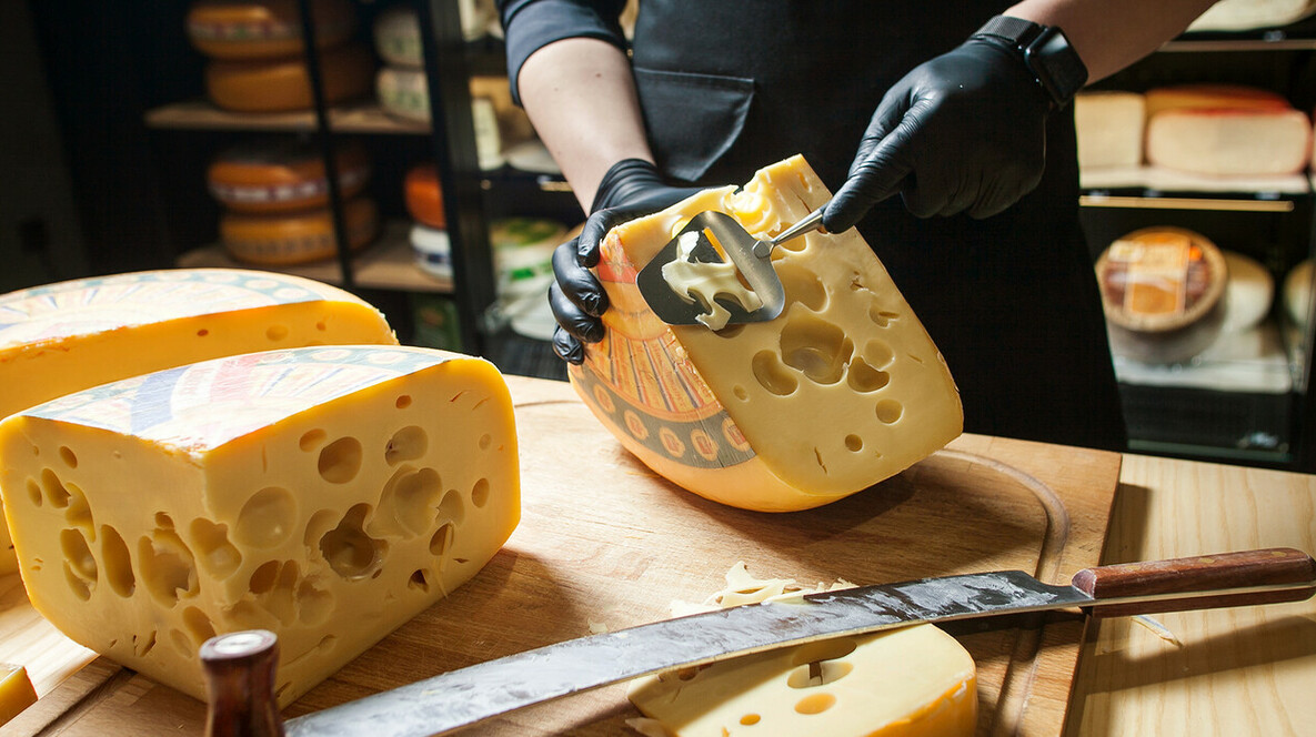 Дегустація сиру для компанії Подарунки чоловікові на день народження в Дніпрі - Дегустація сиру для компанії