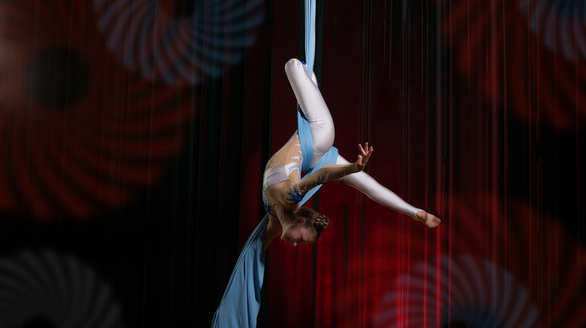 Повітряна гімнастика на полотнах Подарунки дітям у садочку у Львові - Повітряна гімнастика на полотнах