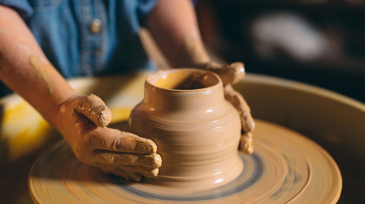 Мастер-класс гончарства с обжигом для двоих Подарки мальчику на 6 декабря в Одессе - Мастер-класс гончарства с обжигом для двоих