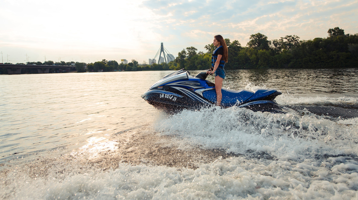 Драйв на гідроциклах для двох Корпоративні подарунки на Новий Рік у Харкові - Драйв на гідроциклах для двох