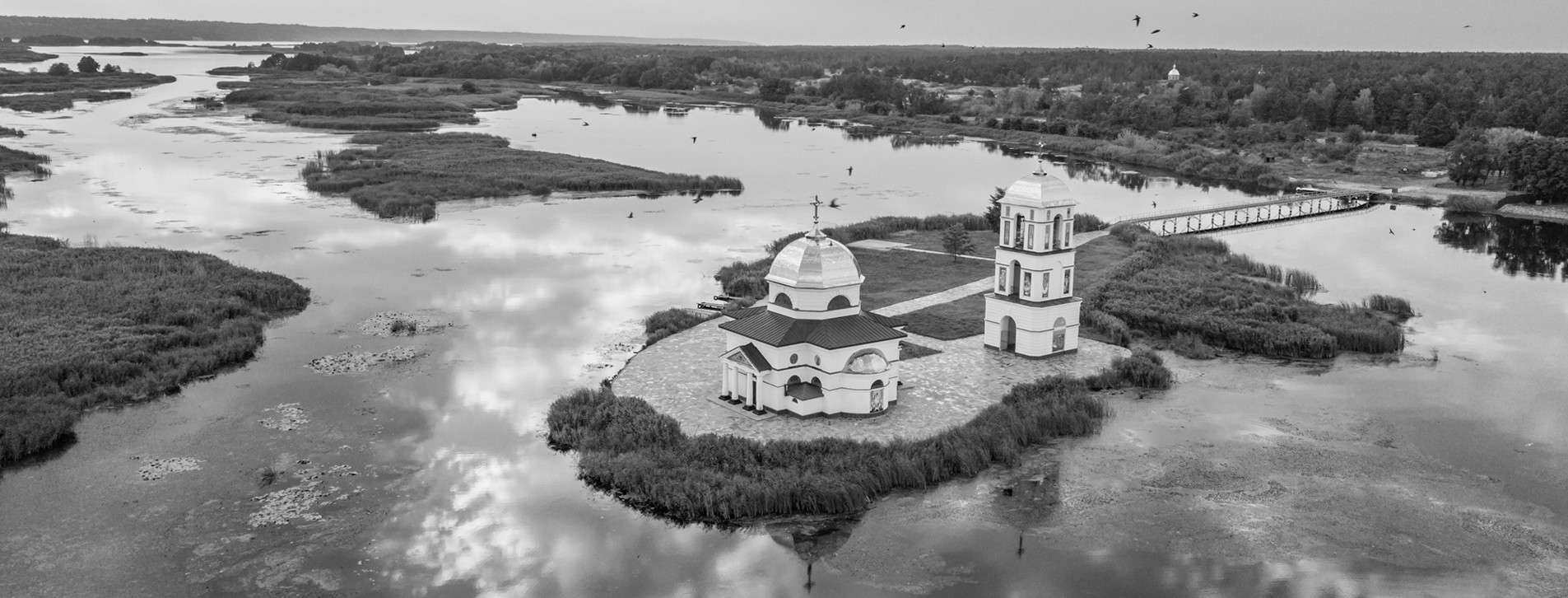 Фото 1 - Тур к затопленной церкви и днепровским кручам для двоих