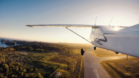 Політ на літаку над Дніпром Подарунки фармацевту в Дніпрі - Політ на літаку над Дніпром