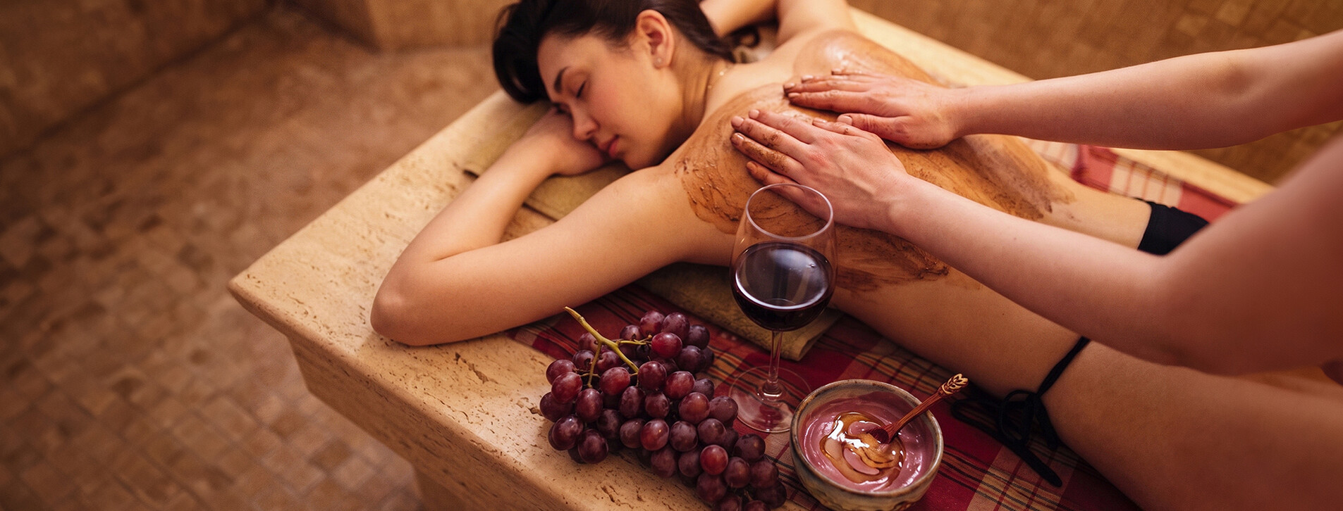 Фото 1 - Винное SPA для двоих