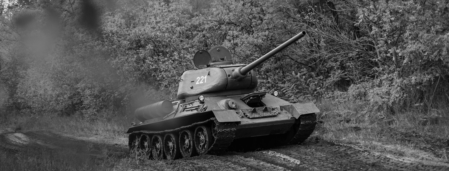 Фото 1 - Катання на історичному танку