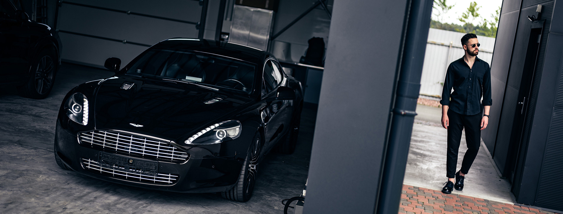 Фото 1 - Тест-драйв Aston Martin