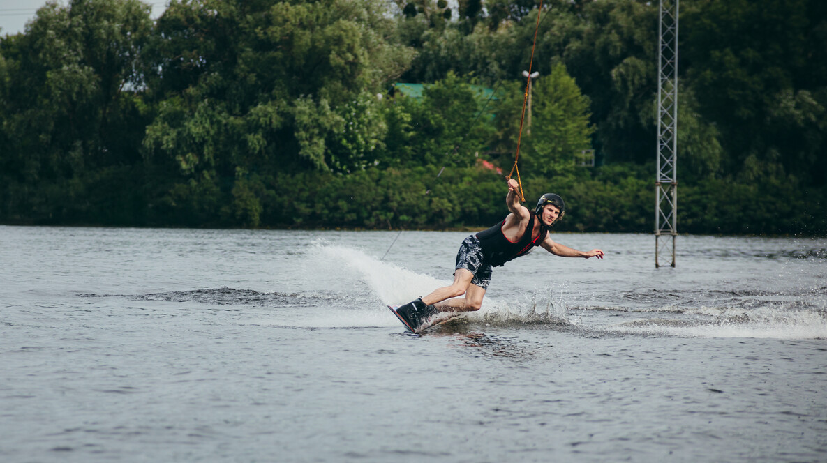 Вейкбординг на канатці для компанії Подарункові сертифікати для родини - Вейкбординг на канатці для компанії