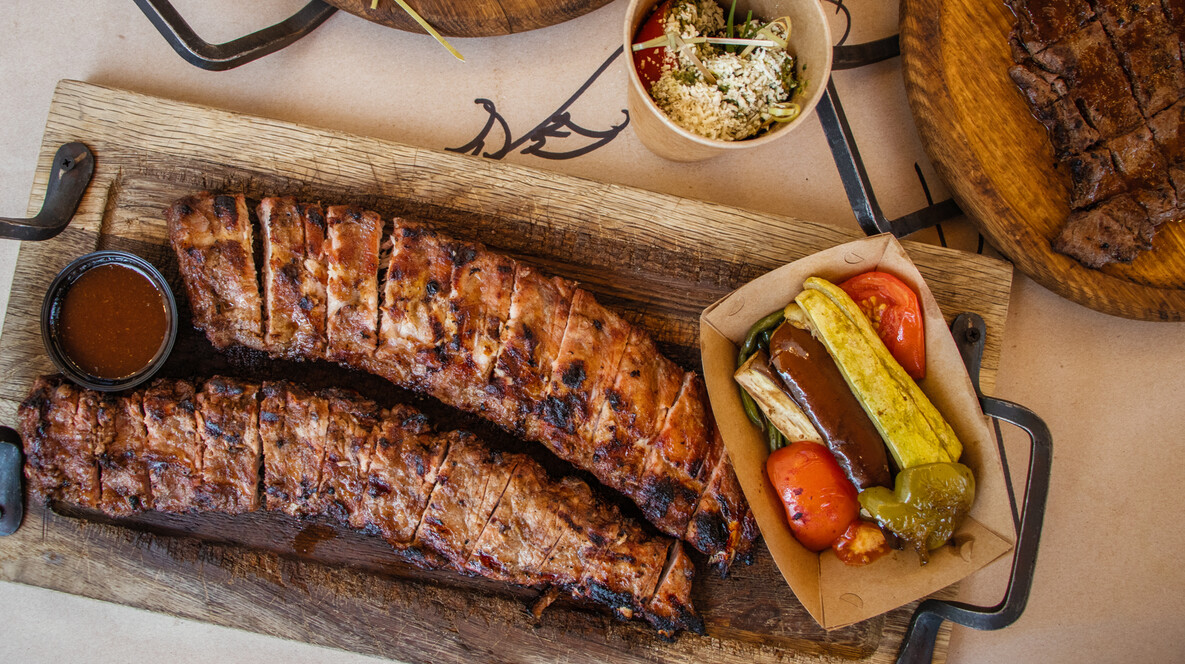 Вечеря в «Реберні» Подарунки другу на 31 рік у Львові - Вечеря в «Реберні»