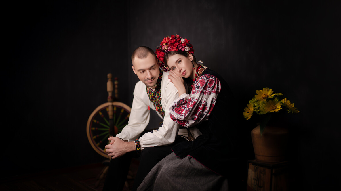 Етнофотосесія в українських костюмах для двох Сюрприз на весілля сестрі - Етнофотосесія в українських костюмах для двох