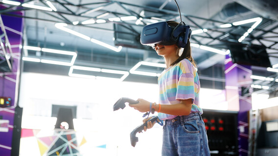Занурення у світ VR-ігор для компанії Подарунки дівчаткам на 8 березня - Занурення у світ VR-ігор для компанії