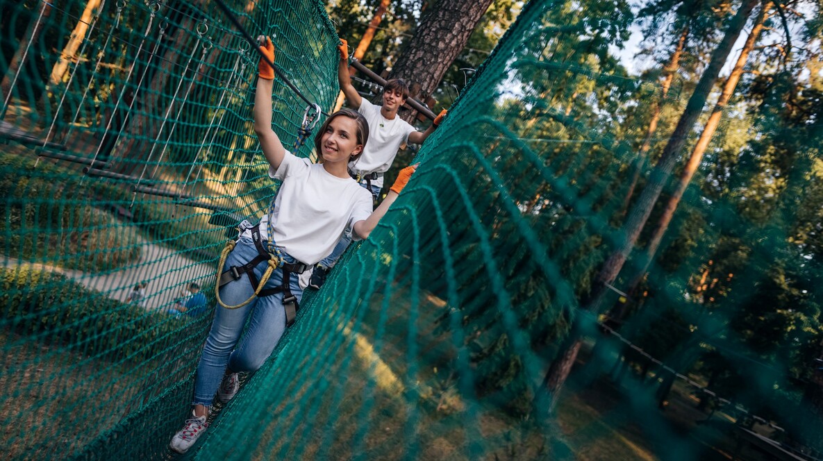 Мотузковий парк для компанії Подарунки батькам на 40 років весілля у Львові - Мотузковий парк для компанії