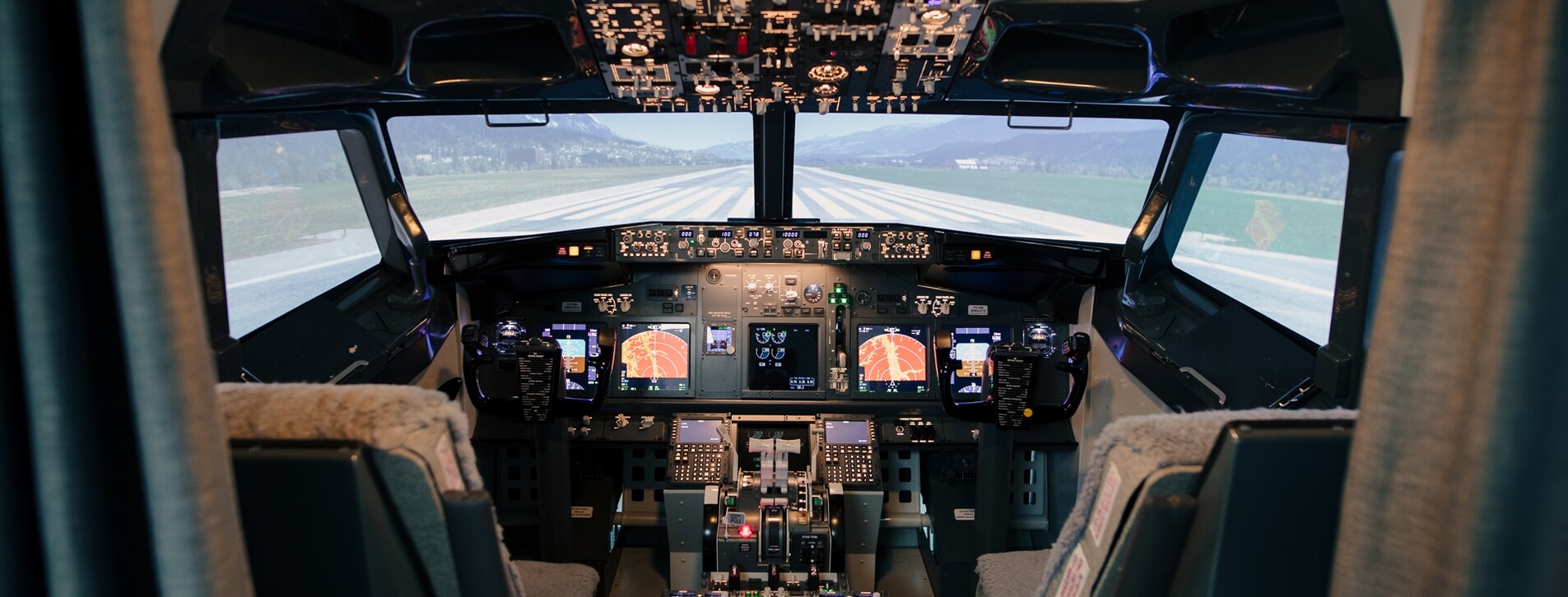 Фото 1 - Авіасимулятор Boeing-737 для двох