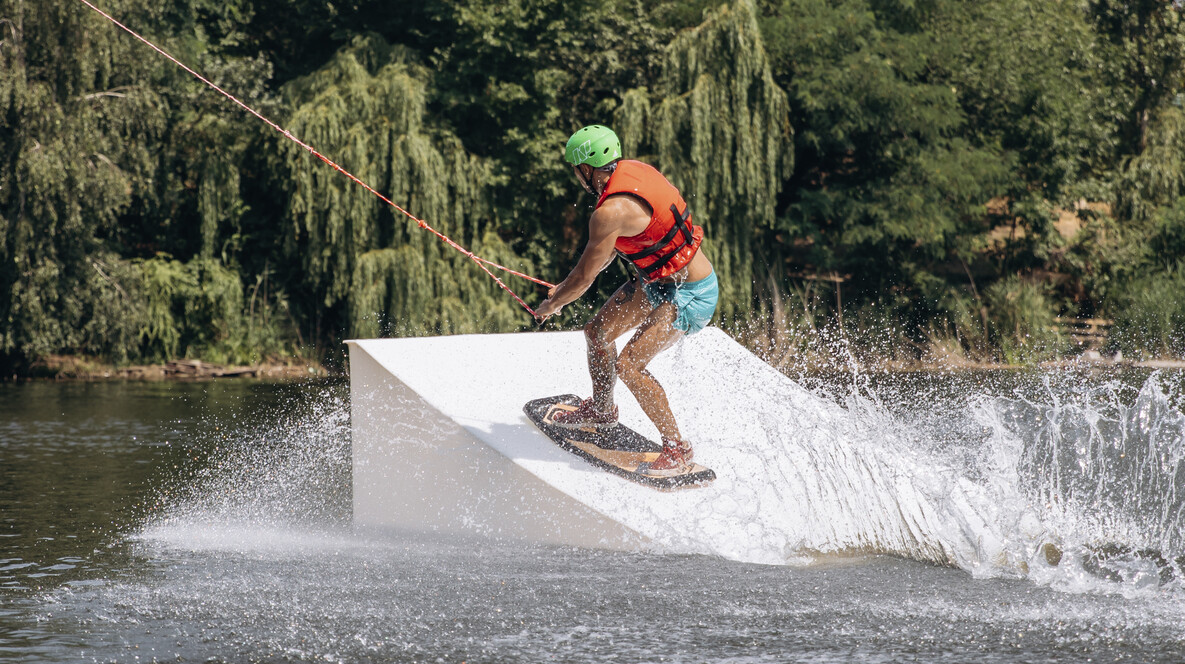 Вейкскейтинг на канатке для компании Категории впечатлений в Харькове - Вейкскейтинг на канатке для компании