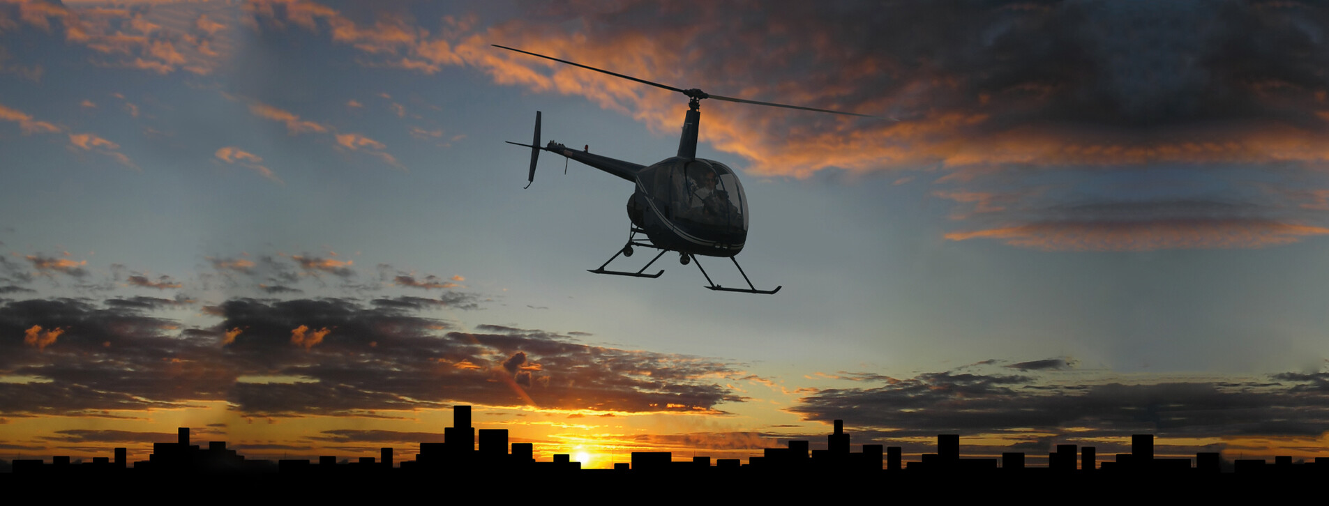 Фото 1 - Політ на вертольоті Robinson R22 над нічним Києвом