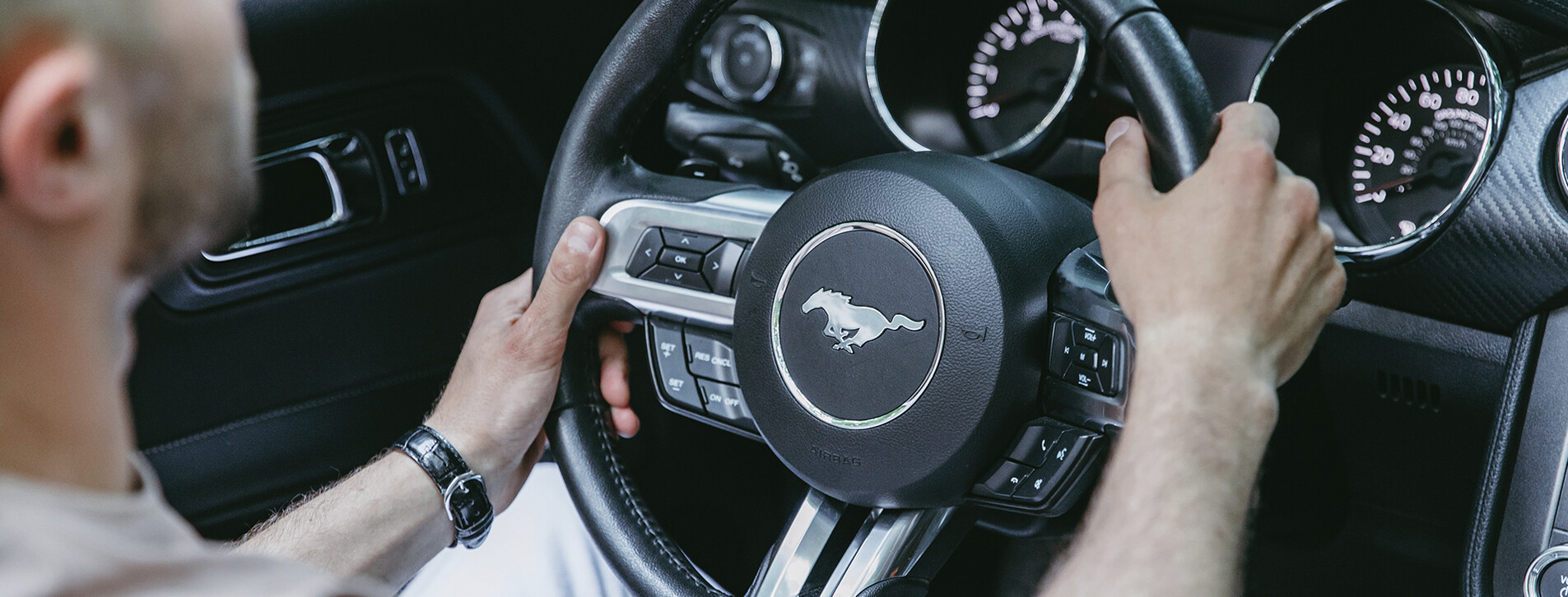 Фото 1 - Тест-драйв Ford Mustang в ролі пасажира