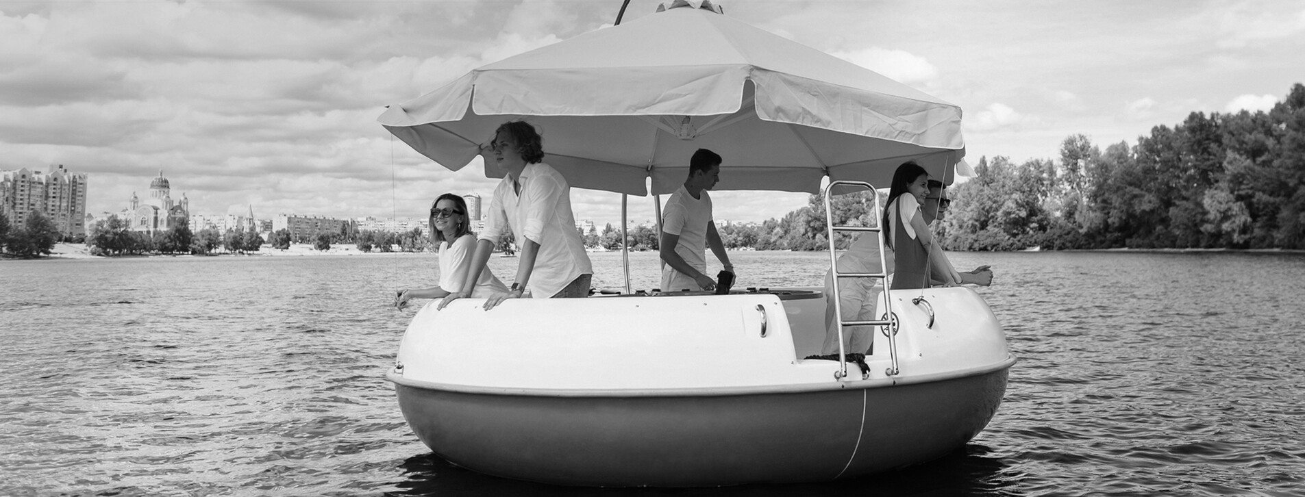 Фото 1 - Прокат Partyboat для компанії