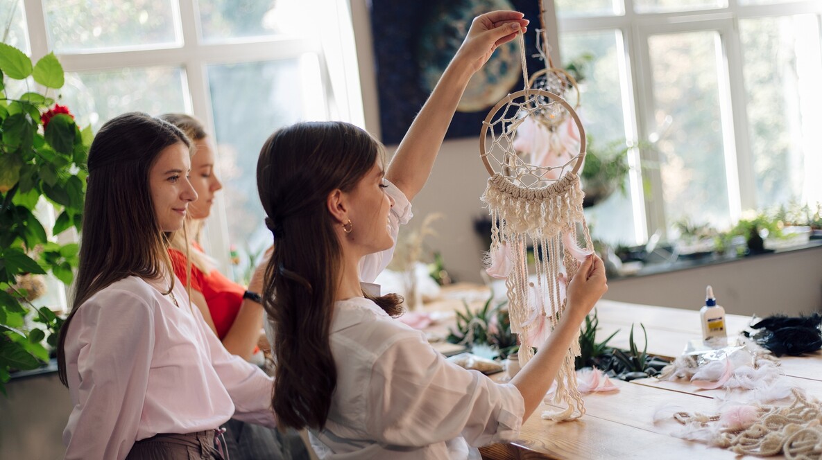 Майстер-клас зі створення ловця снів для компанії Подарунки пасічнику - Майстер-клас зі створення ловця снів для компанії