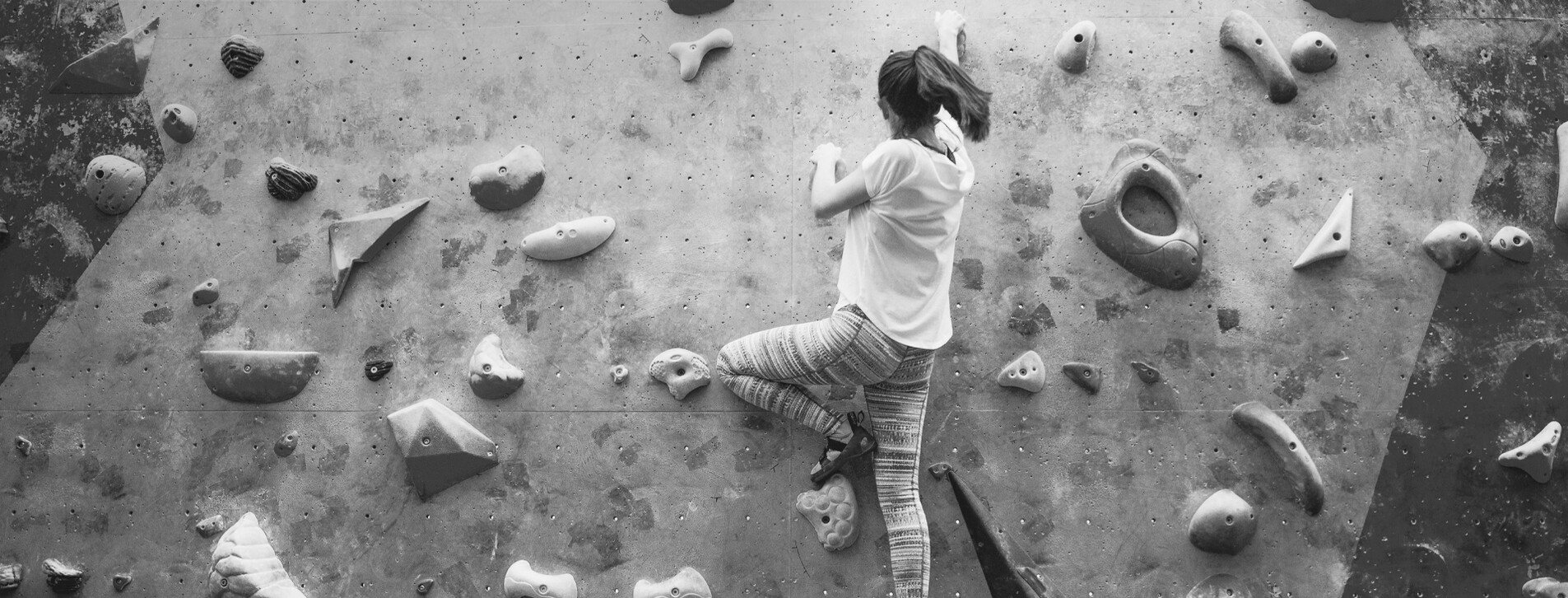 Фото 1 - Урок альпінізму на скеледромі для компанії