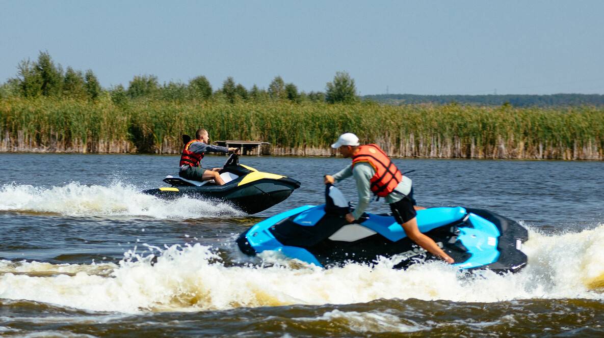 Драйв на гідроциклах для компанії Подарунки онукові в Харкові - Драйв на гідроциклах для компанії