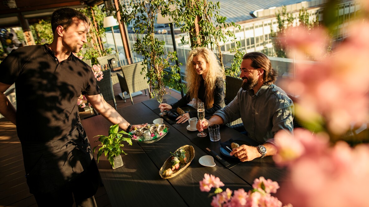 Ужин в ресторане на террасе Подарки анимешнику - Ужин в ресторане на террасе