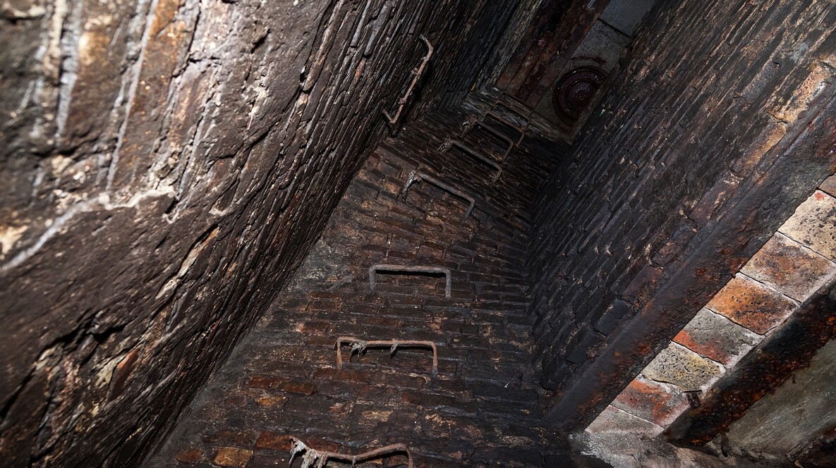 Экскурсия в подземелья Киева для компании Подарки сотруднице на Новый год - Экскурсия в подземелья Киева для компании