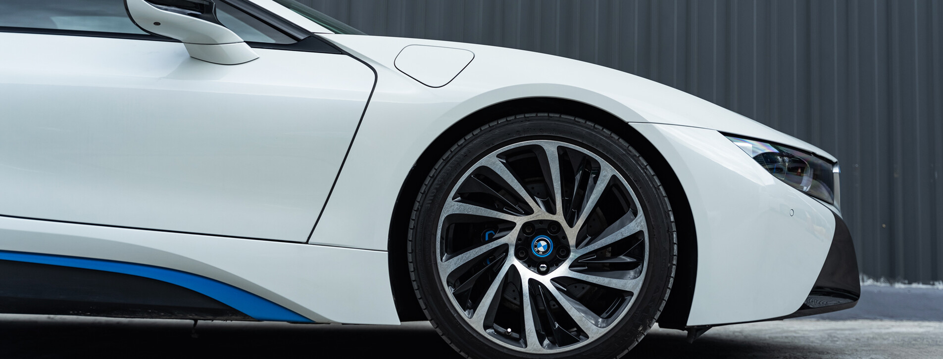 Фото 1 - Тест-драйв суперкара BMW i8 в ролі пасажира