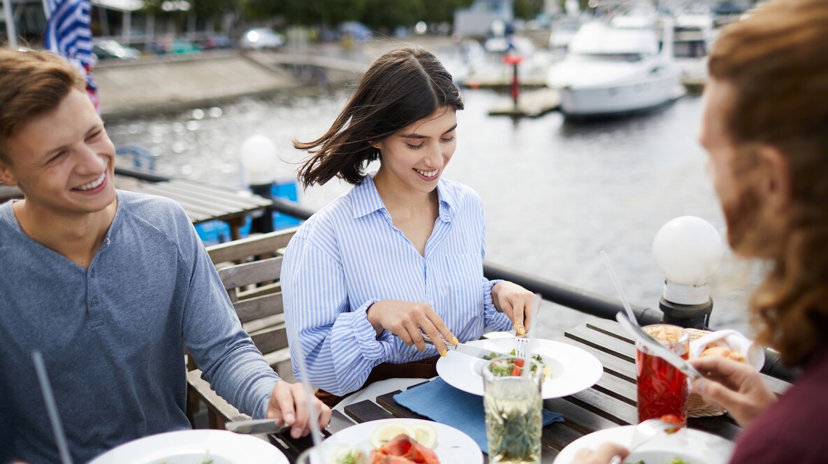Вечеря в ресторані на Дніпрі Подарунки братові на 40 років - Вечеря в ресторані на Дніпрі