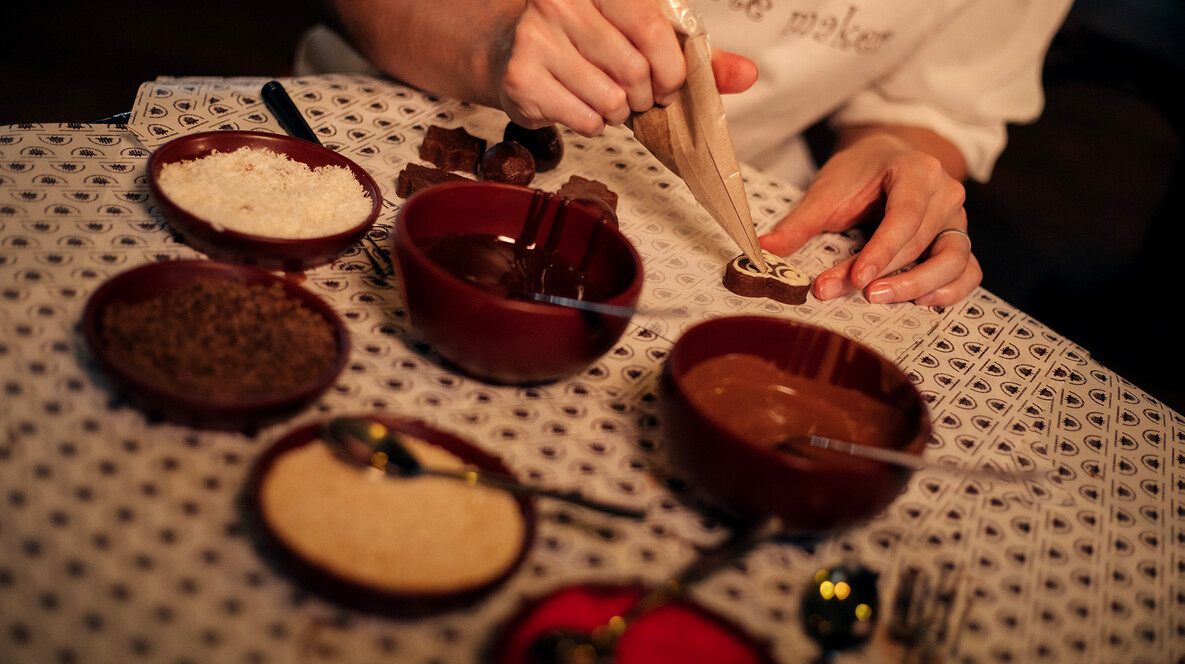 Шоколадный мастер-класс для компании Подарки на новоселье друзьям в Ивано-Франковске - Шоколадный мастер-класс для компании