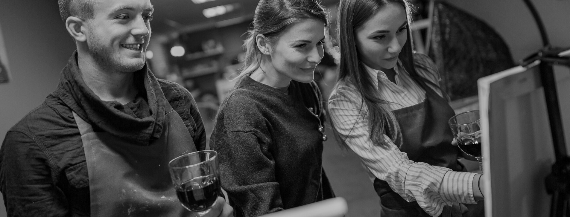 Фото 1 - Живопис і вино для компанії