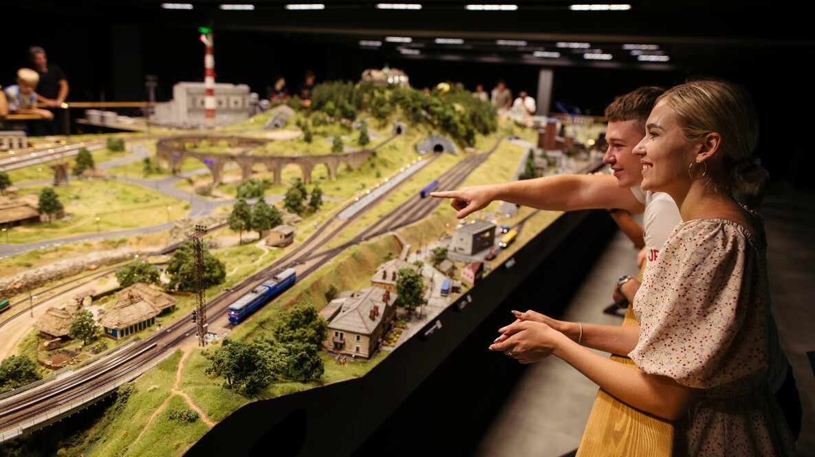 Железнодорожный музей миниатюр Miniland для компании Подарки 1 сентября первокласснику - Железнодорожный музей миниатюр Miniland для компании