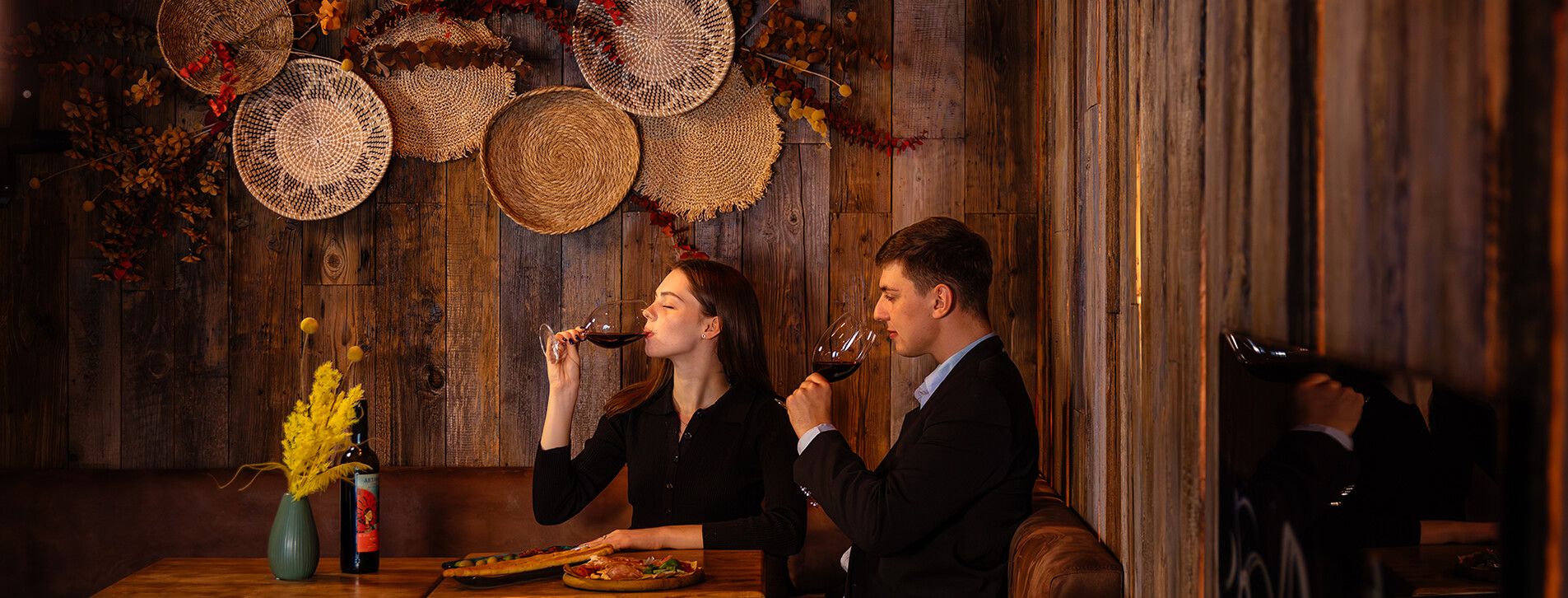 Фото 1 - Вечір у винному барі