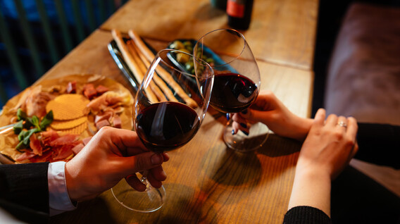 Вечір у винному барі Подарунки сину - Вечір у винному барі