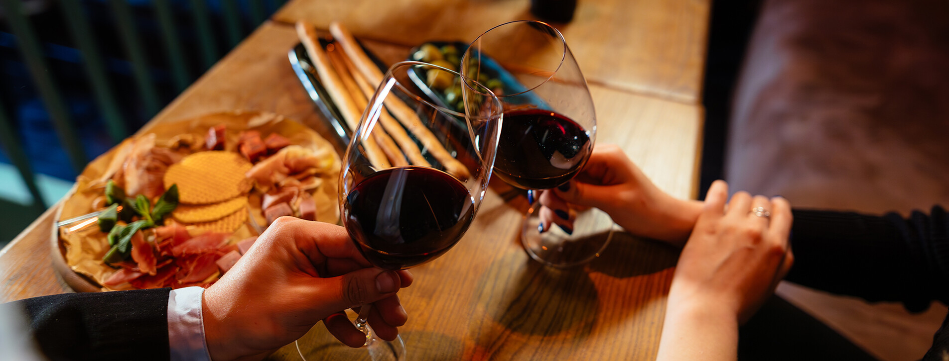 Фото 1 - Вечер в винном баре