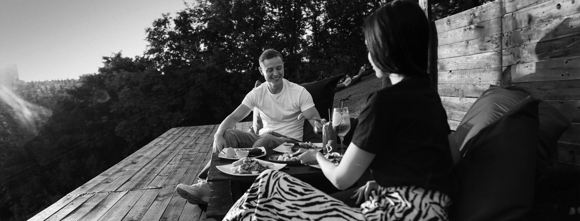 Фото 1 - Захід сонця на терасі