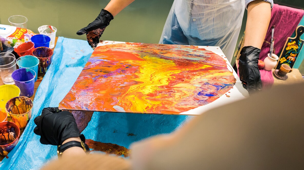 Абстрактний живопис Fluid Art для компанії Майстер-класи для чоловіків - Абстрактний живопис Fluid Art для компанії