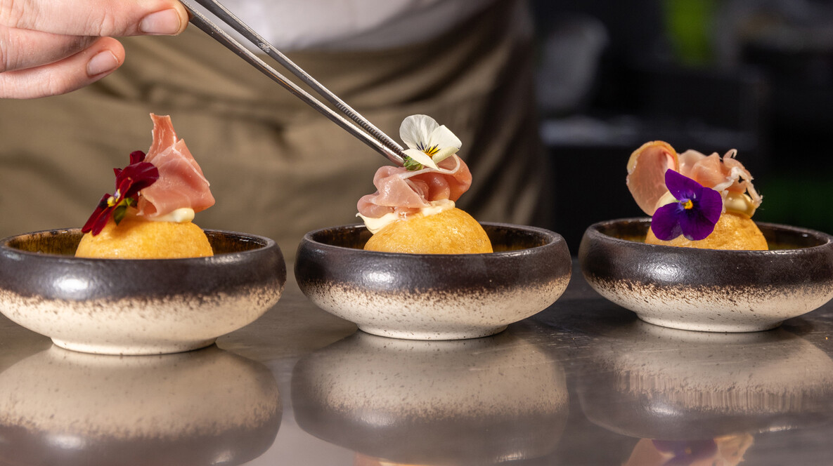 Гастровечір для компанії Сюрприз на ювілей жінці в Хмельницькому - Гастровечір для компанії