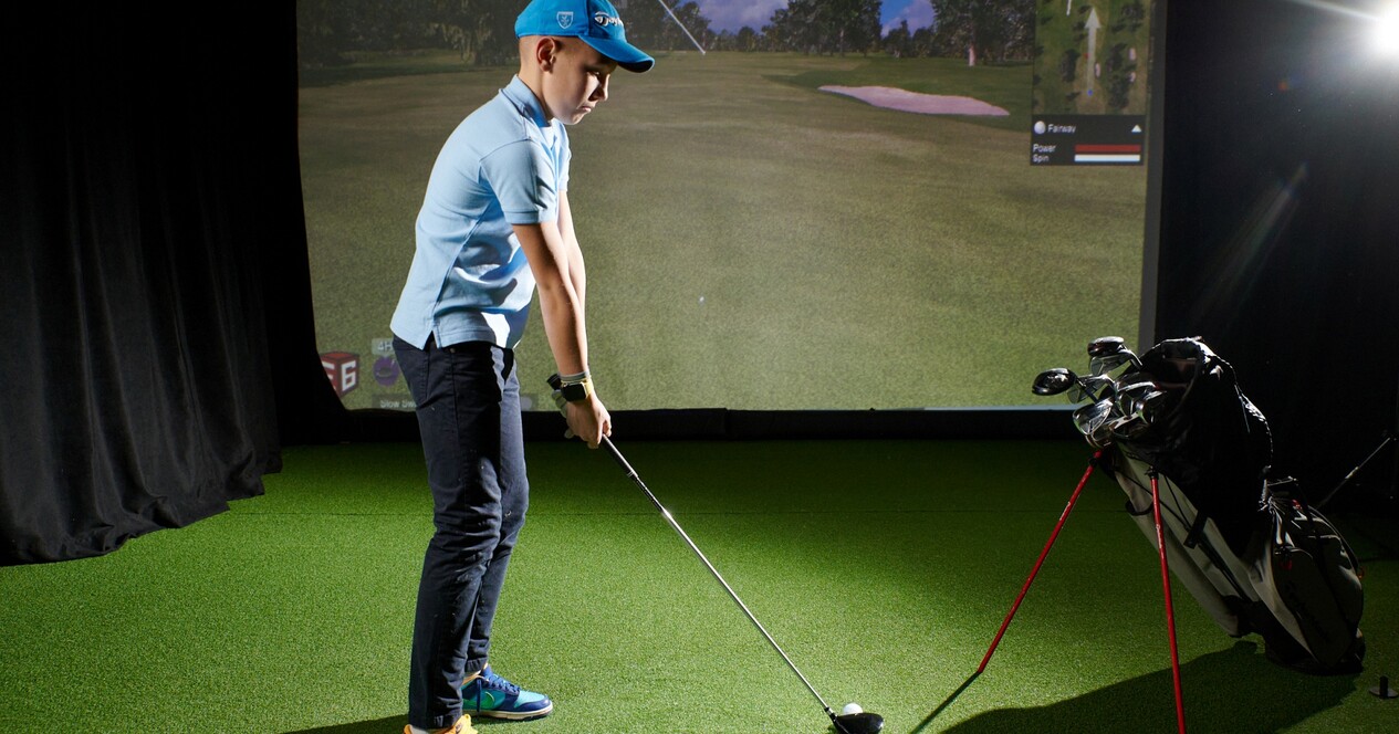 Дитячий майстер-клас гольфу на симуляторі - 10 Фото 10 - Дитячий майстер-клас гольфу на симуляторі