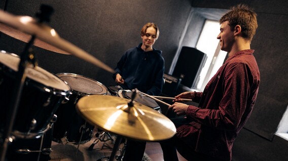 Курс гри на ударних Подарунки мамі на 14 лютого у Вінниці - Курс гри на ударних