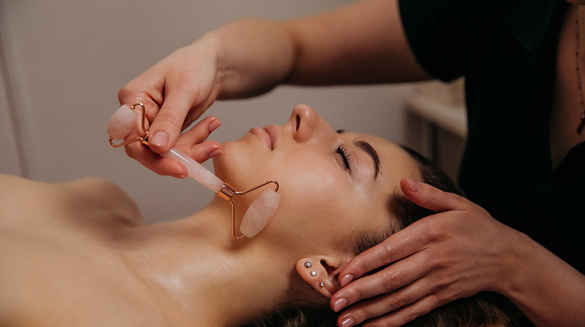 Лімфодренажний масаж обличчя Подарунки класному керівнику в Дніпрі - Лімфодренажний масаж обличчя