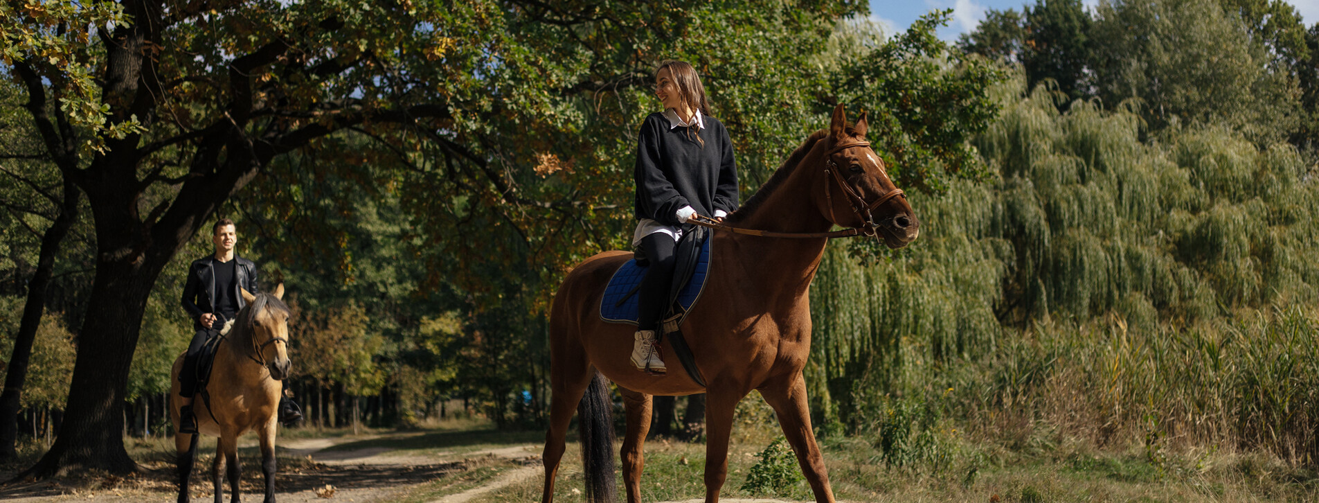 Фото 1 - Прогулянка на конях для компанії